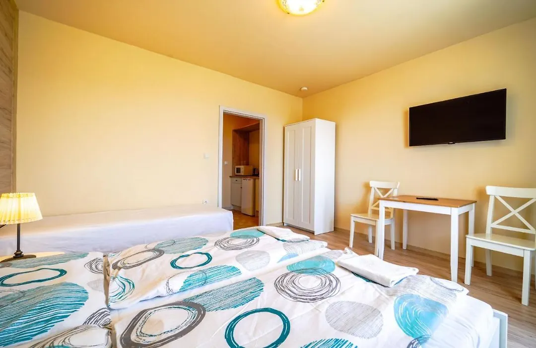 Apartmány Karmon Park-1